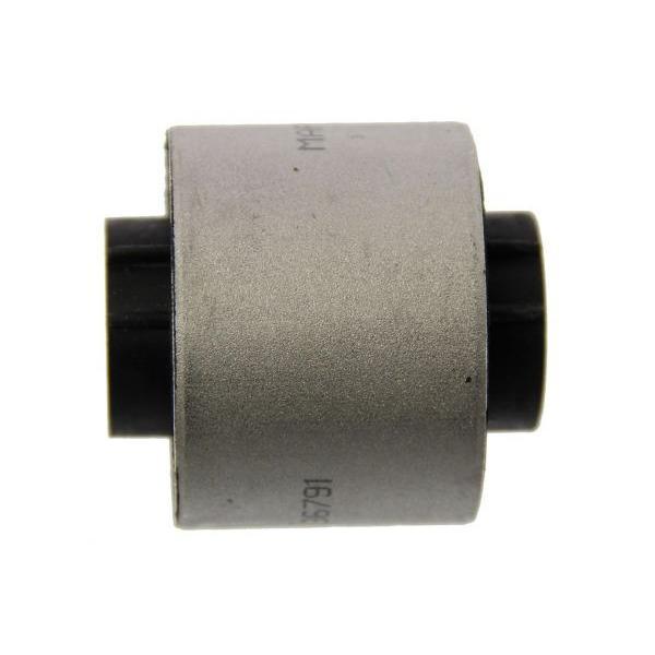 Buje de brazo inferior trasero bilateral