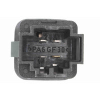 Boton de apertura para la tapa de combustible